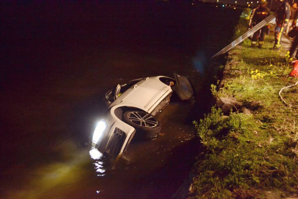 Voertuig te water, bestuurder spoorloos