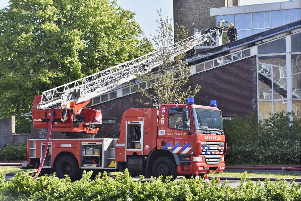 Grote brand in voormalige kerk en uitvaartcentrum