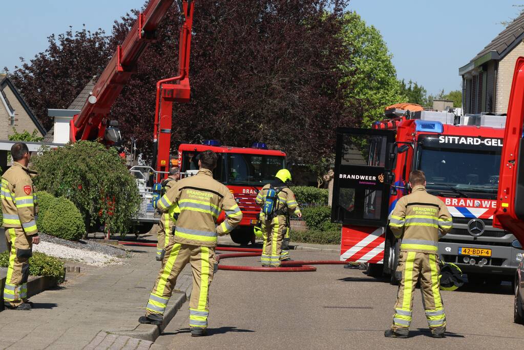 Forse brand op zolder van woning