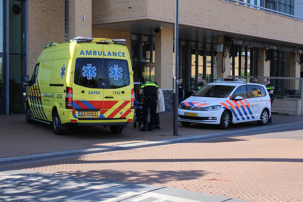 Vrouw met rollator aangereden door auto