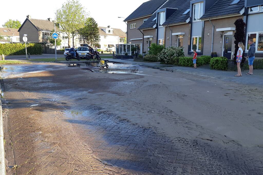 Waterballet na gesprongen leiding