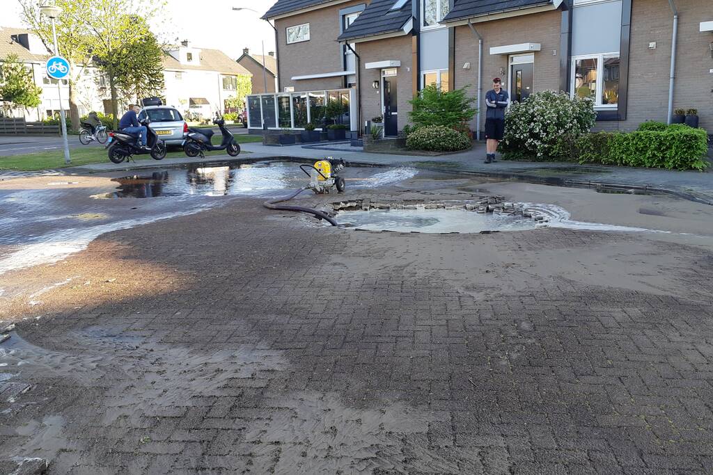 Waterballet na gesprongen leiding