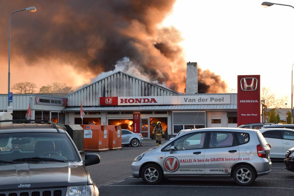 Grote brand bij Honda garage