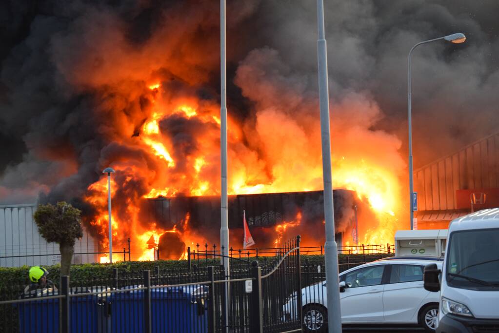 Grote brand bij Honda garage