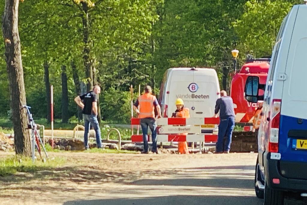 Waterleiding geraakt bij graafwerkzaamheden