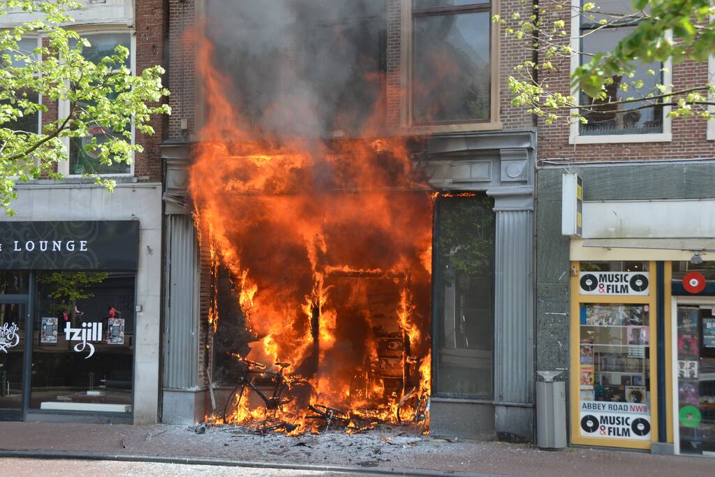 Grote brand bij Discus Muziek