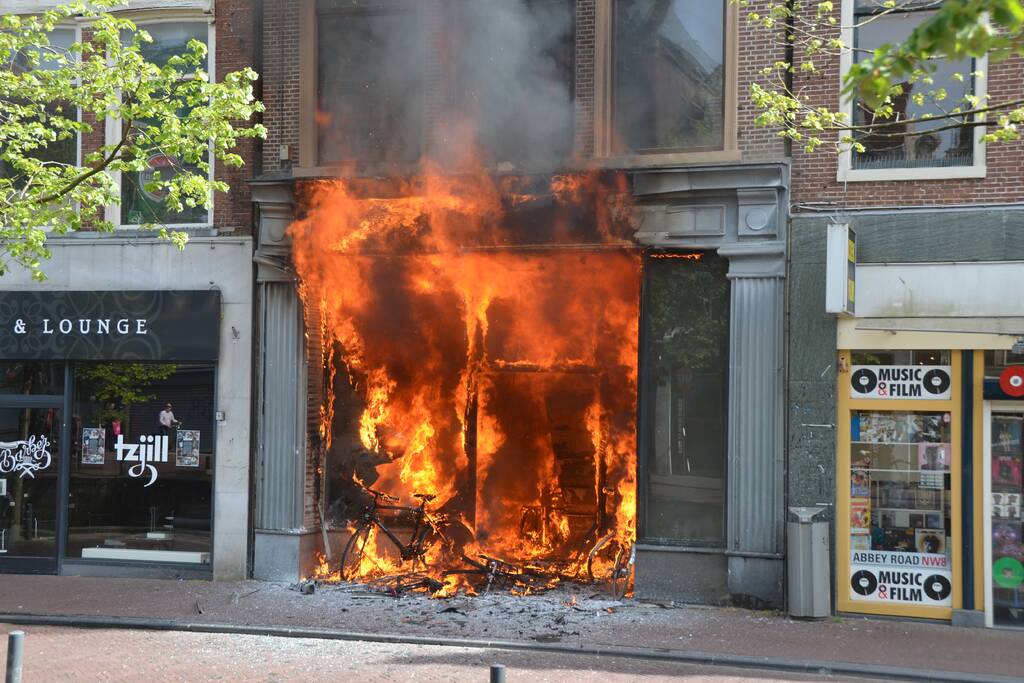 Grote brand bij Discus Muziek