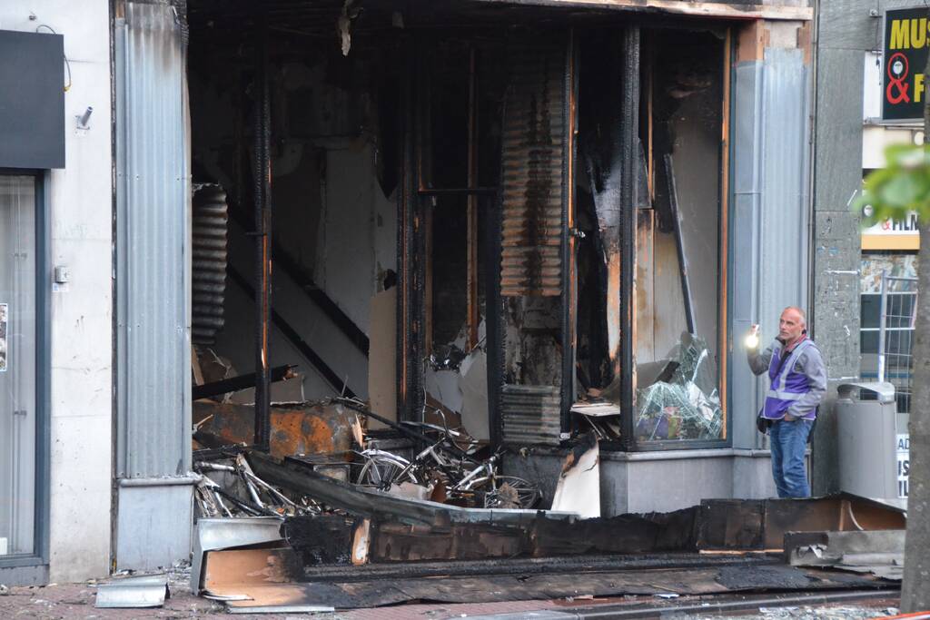 Grote brand bij Discus Muziek