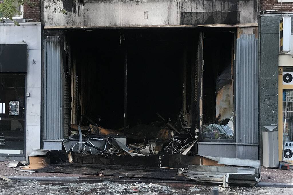 Grote brand bij Discus Muziek