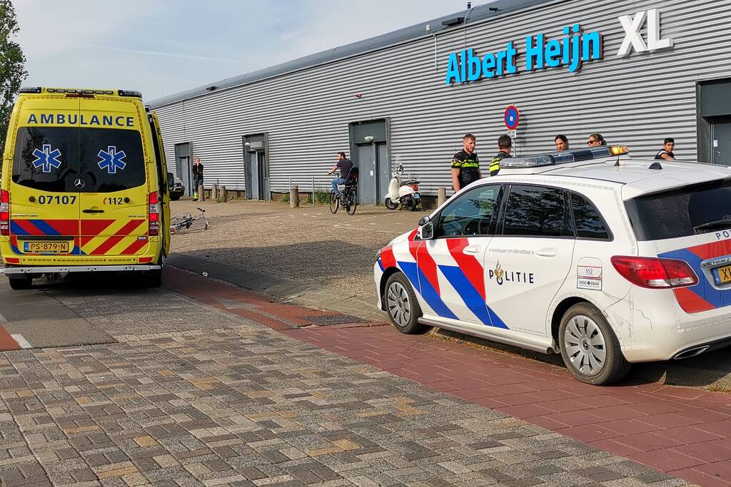 Scooter en fietser klappen op elkaar