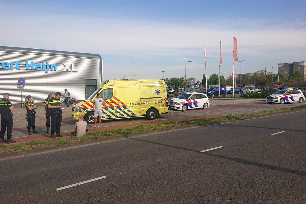 Scooter en fietser klappen op elkaar