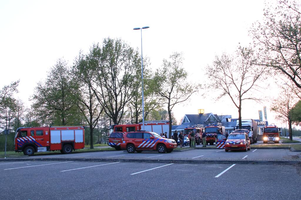 Meerdere brandweereenheden ingezet voor grote natuurbrand in Limburg