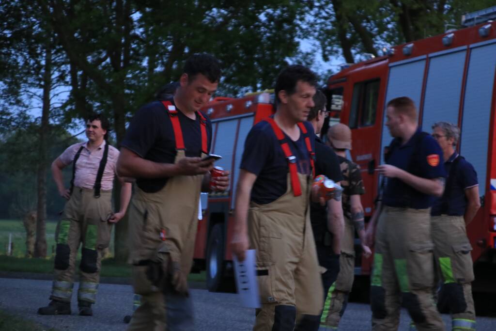 Meerdere brandweereenheden ingezet voor grote natuurbrand in Limburg