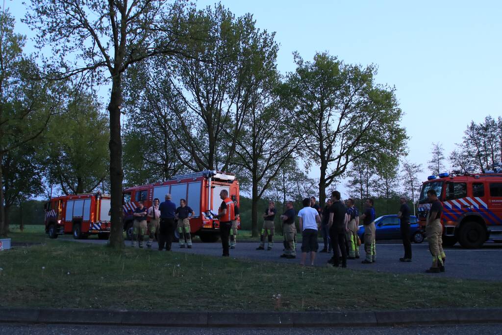 Meerdere brandweereenheden ingezet voor grote natuurbrand in Limburg