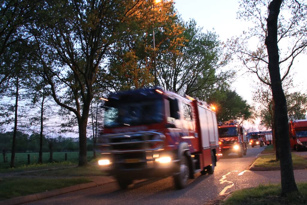 Meerdere brandweereenheden ingezet voor grote natuurbrand in Limburg