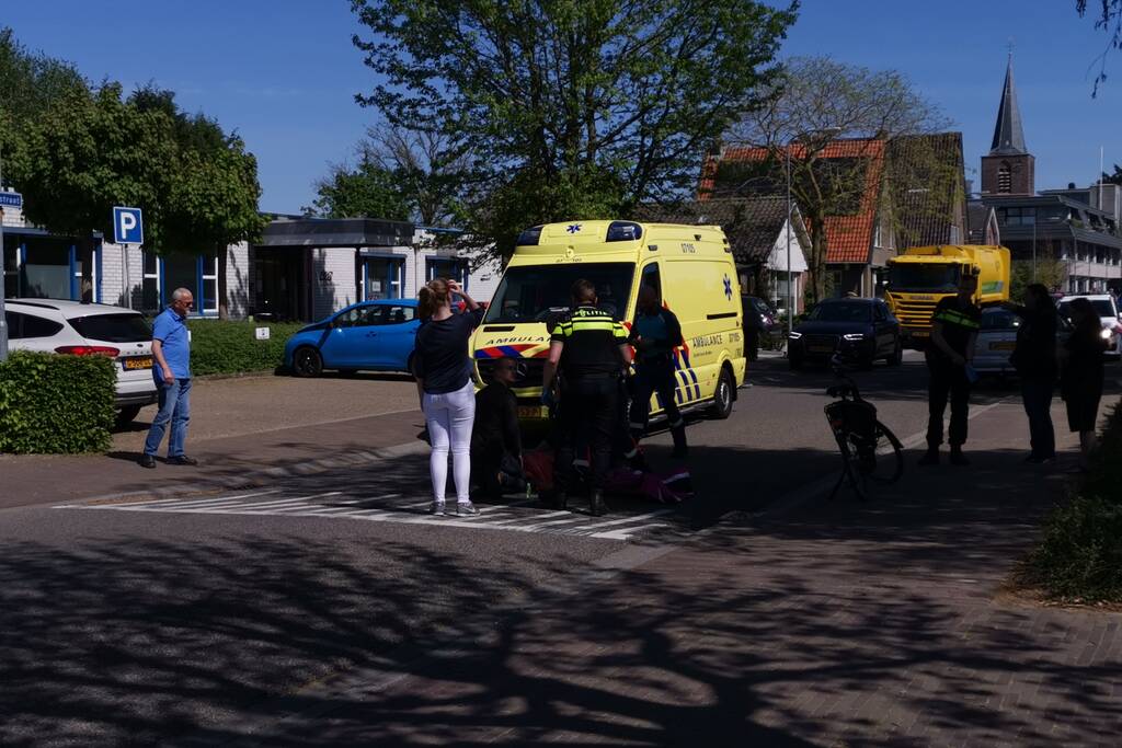 Fietsster gaat onderuit en raakt gewond