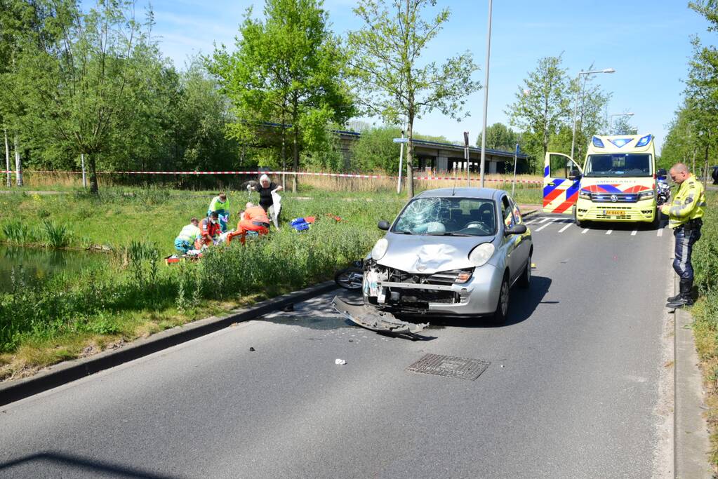 Scooterrijder gelanceerd bij ongeval met auto
