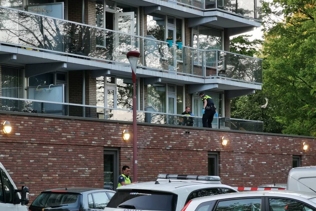 Persoon overleden na val van flatgebouw