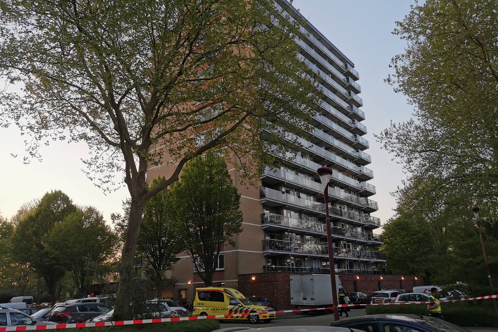 Persoon overleden na val van flatgebouw