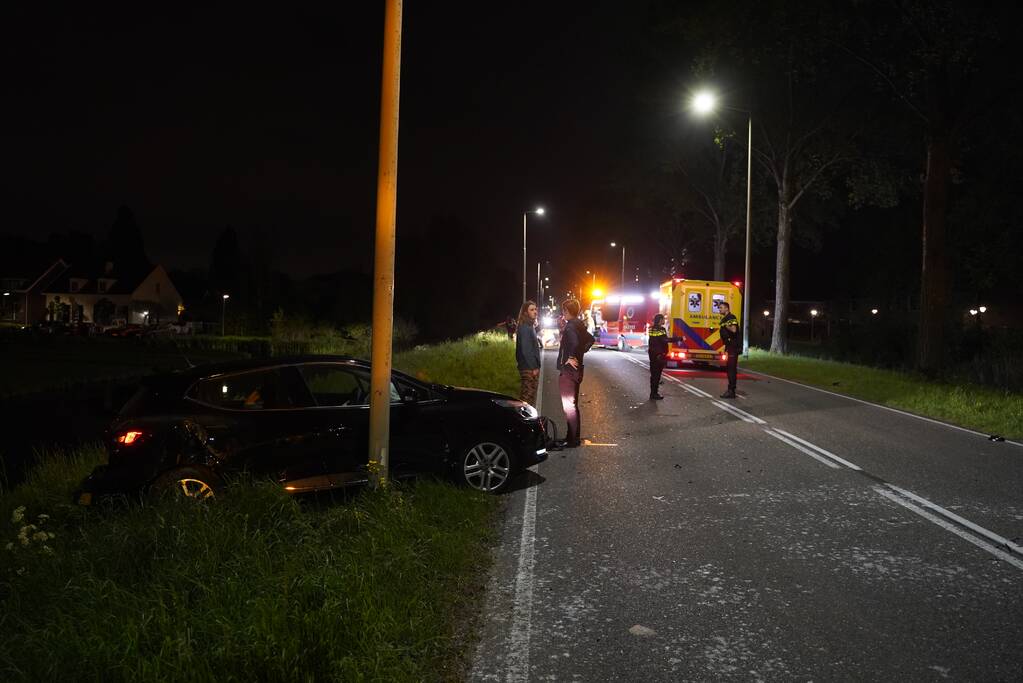 Gewonde na auto te water