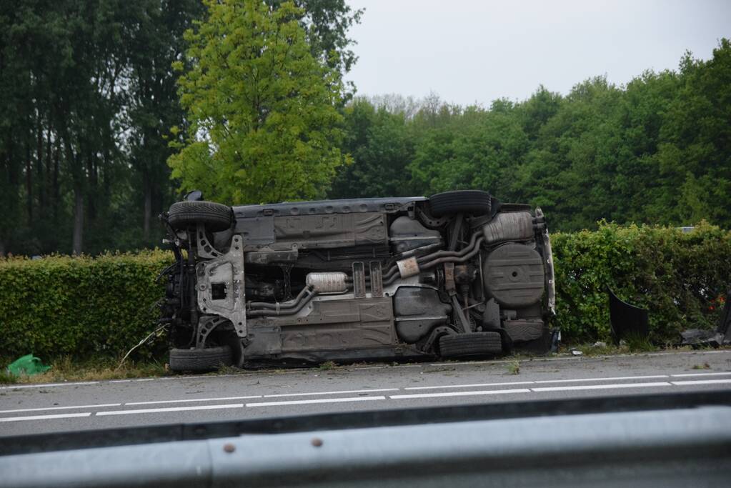 Bestuurder gewond bij eenzijdig ongeval