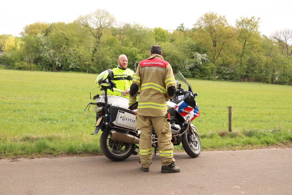 Meerdere vaten met mogelijk drugsafval gedumpt in bosschage