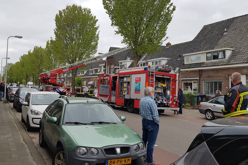 Brand in schoorsteen van woning