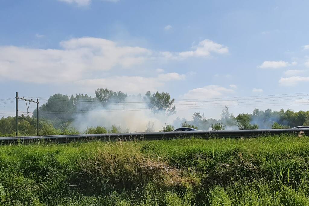 Veel rook bij brand in voormalig baggerdepot