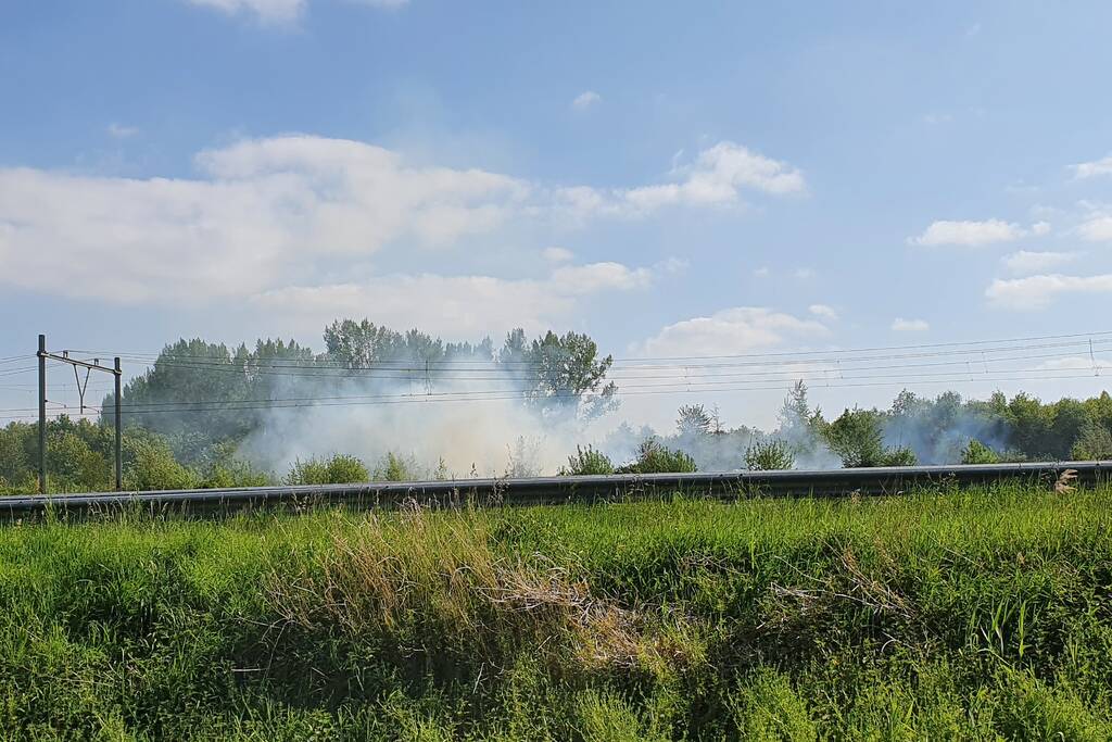 Veel rook bij brand in voormalig baggerdepot