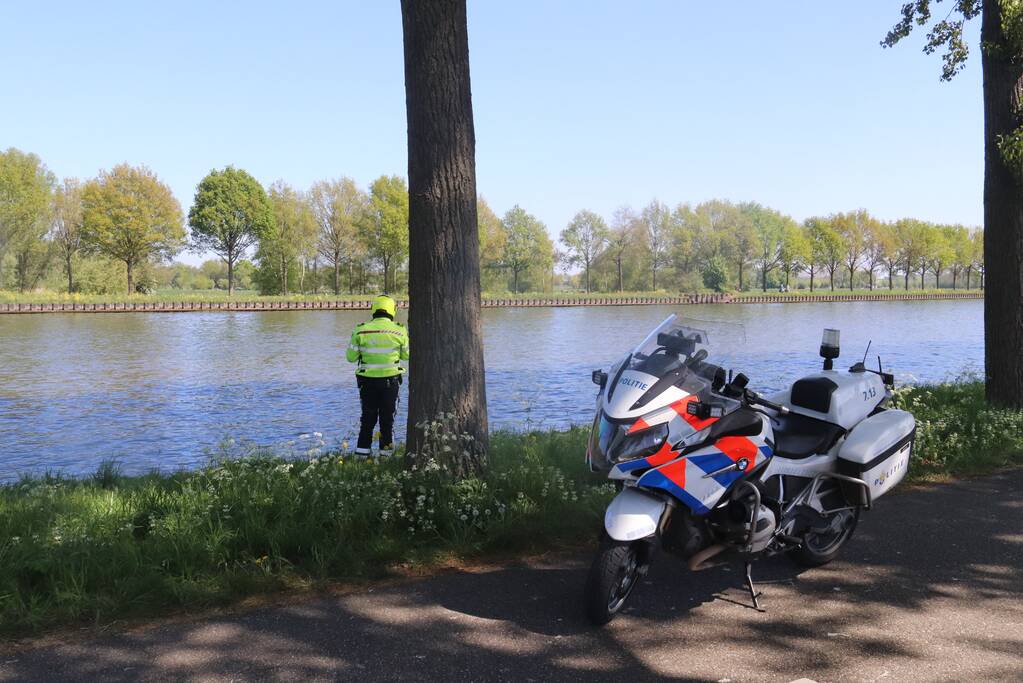Omstanders treffen dode ree aan in het water