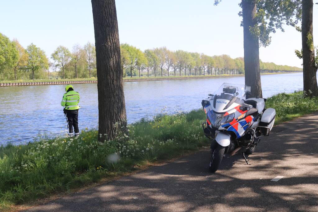 Omstanders treffen dode ree aan in het water