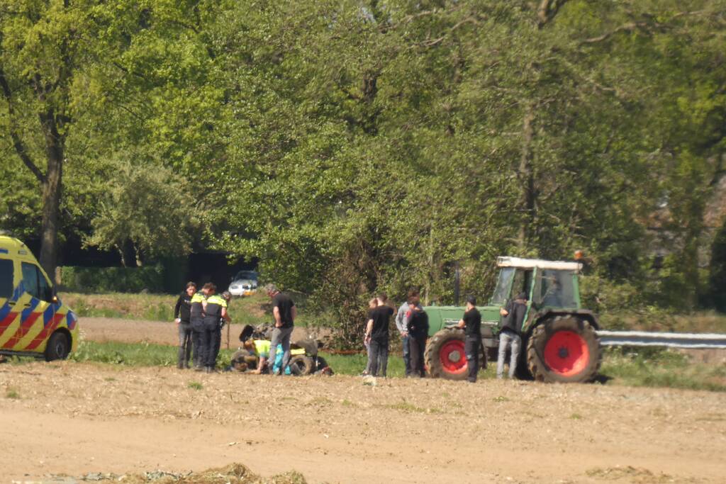 Quadrijder zwaargewond na valpartij
