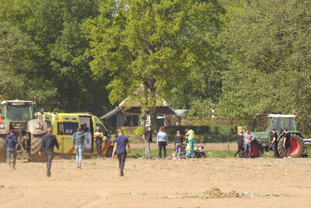 Quadrijder zwaargewond na valpartij