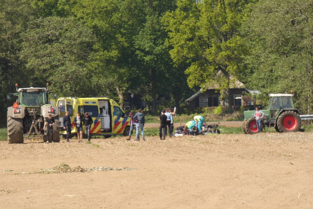 Quadrijder zwaargewond na valpartij