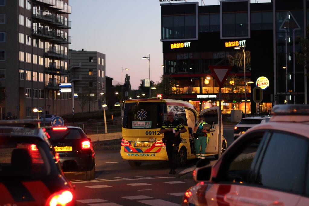 Persoon gewond bij mogelijke steekpartij