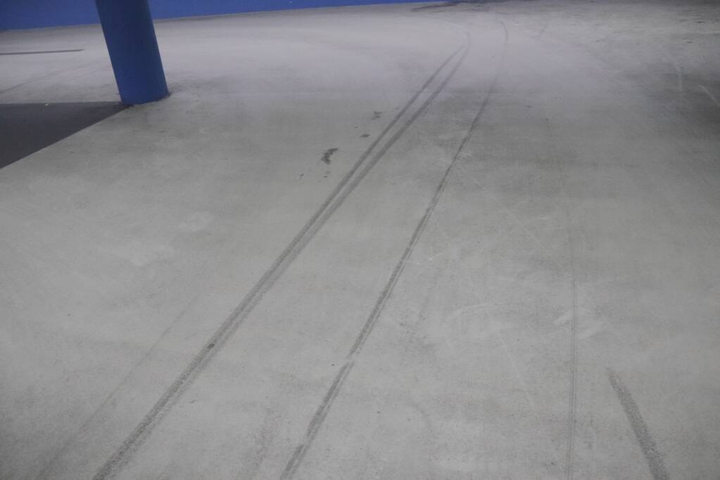 Parkeergarage vol rook