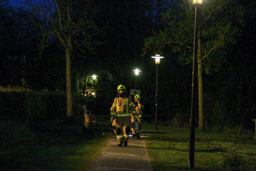 Prullenbakken in brand gestoken in stadspark