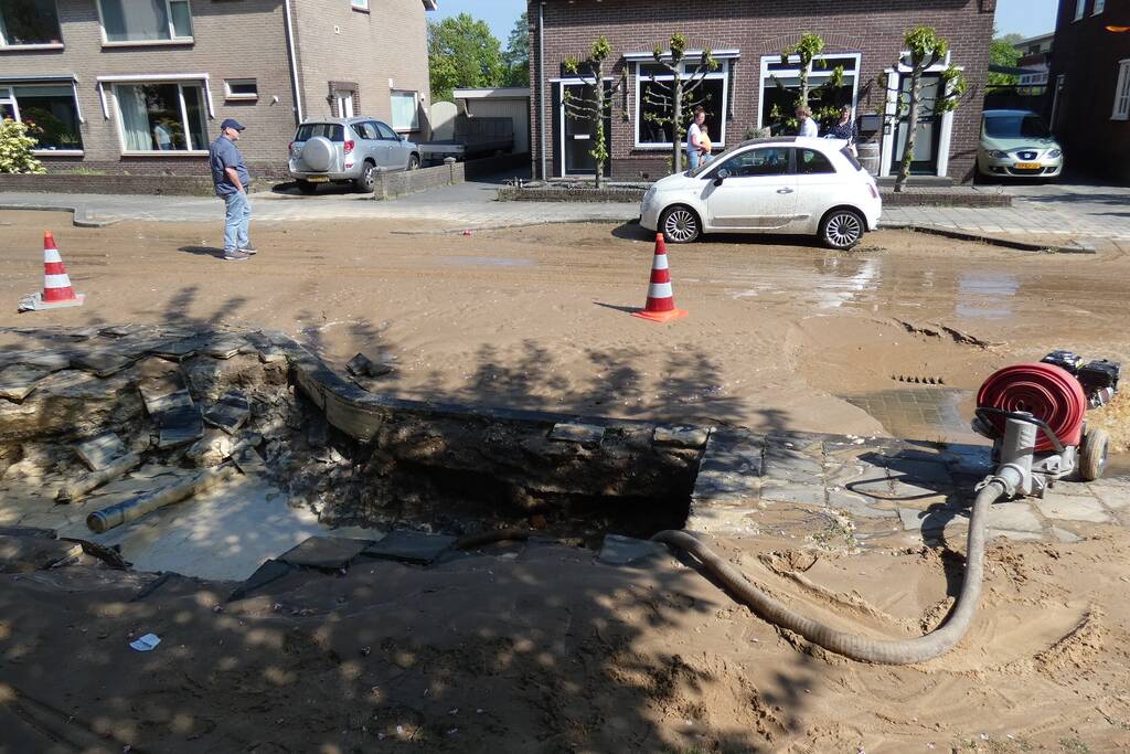 Gesprongen waterleiding zorgt voor verfrissing