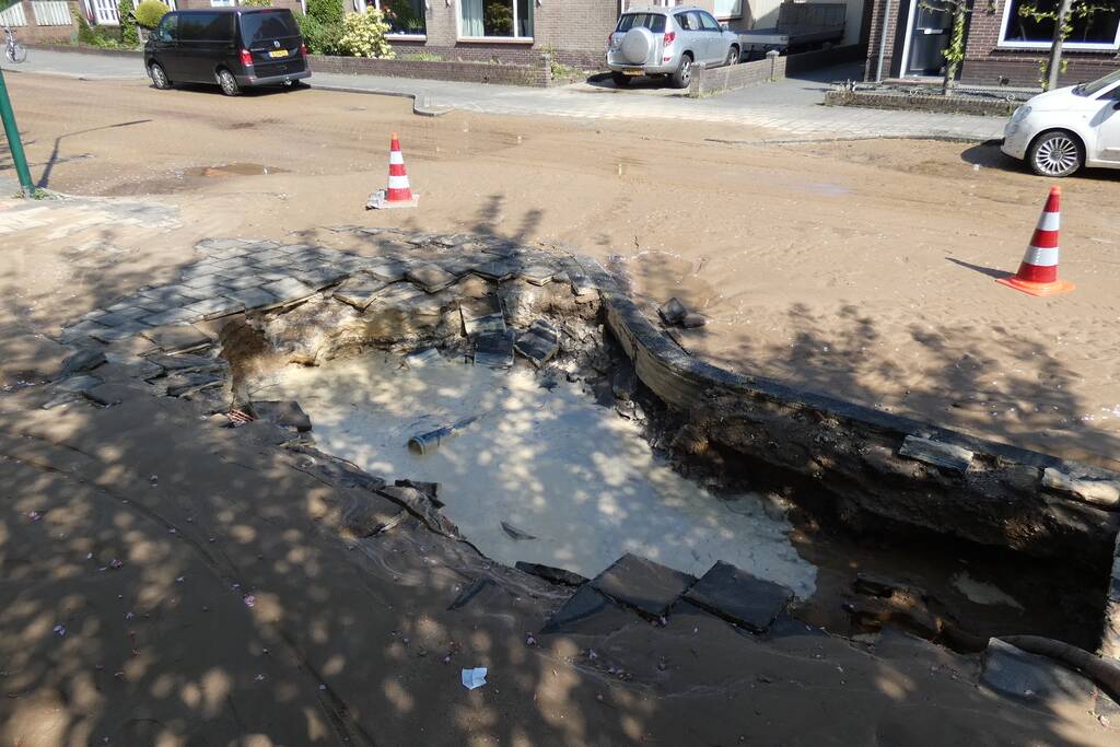 Gesprongen waterleiding zorgt voor verfrissing