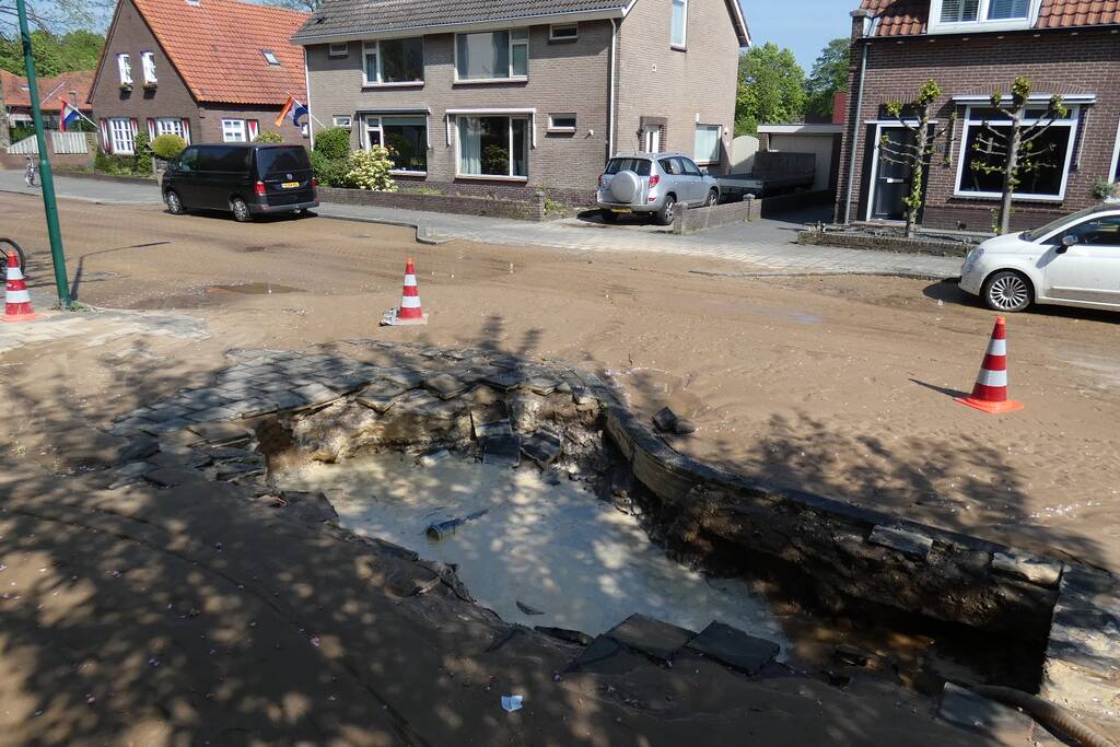 Gesprongen waterleiding zorgt voor verfrissing