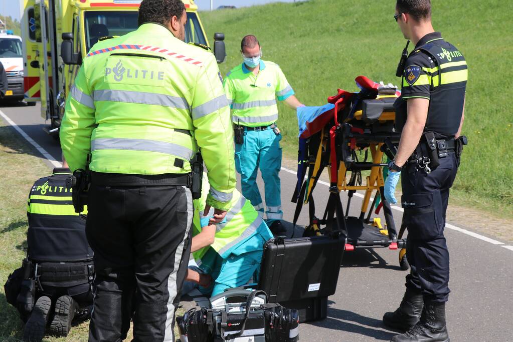 Scooterrijder en wielrenner komen met elkaar in botsing
