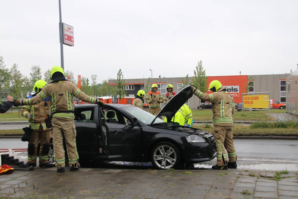 Persoon gewond bij botsing met vrachtwagen