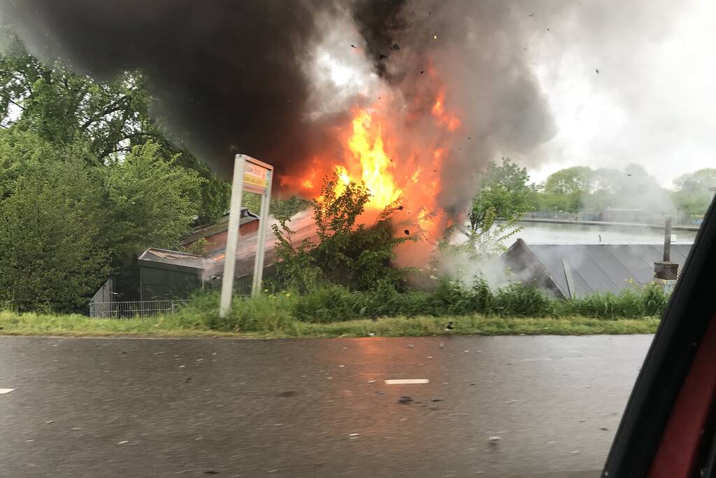 Grote uitslaande brand in industriepand