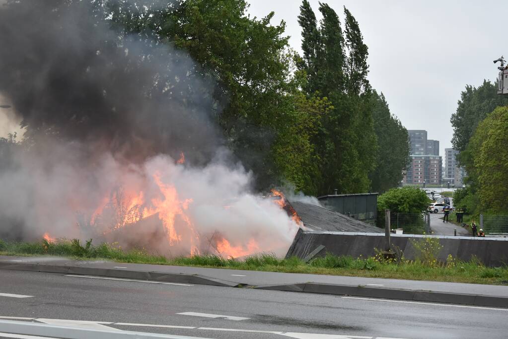 Grote uitslaande brand in industriepand
