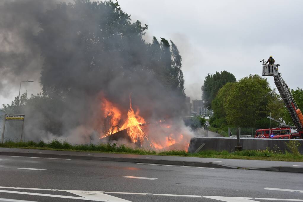 Grote uitslaande brand in industriepand