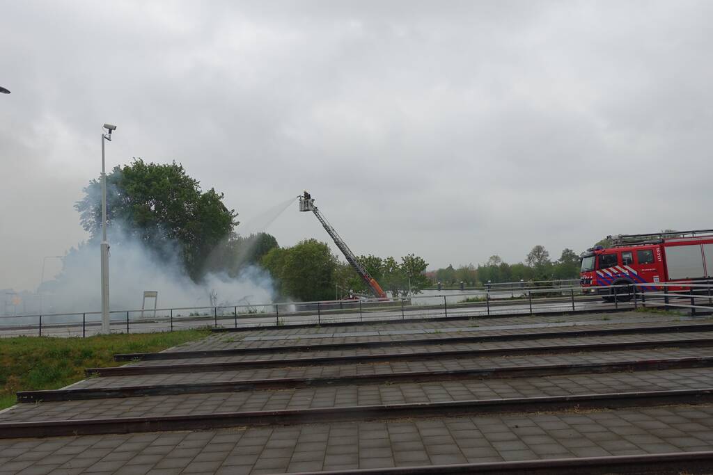 Grote uitslaande brand in industriepand