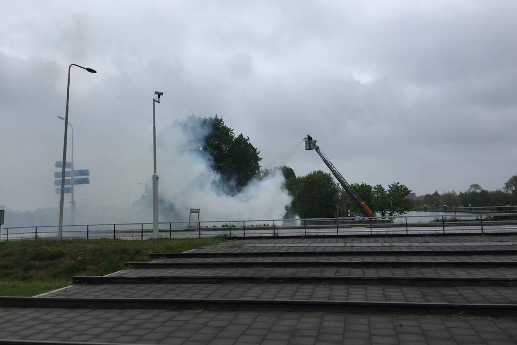 Grote uitslaande brand in industriepand
