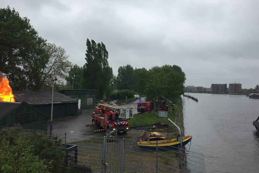 Grote uitslaande brand in industriepand