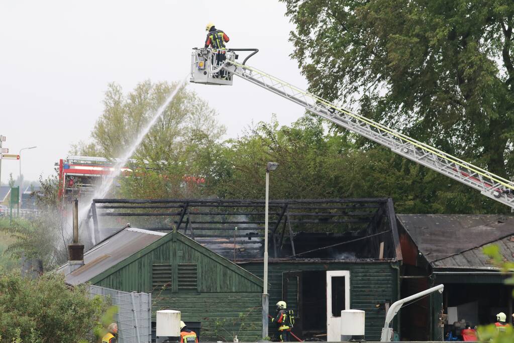 Grote uitslaande brand in industriepand