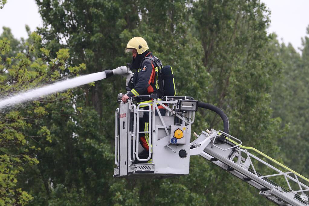 Grote uitslaande brand in industriepand